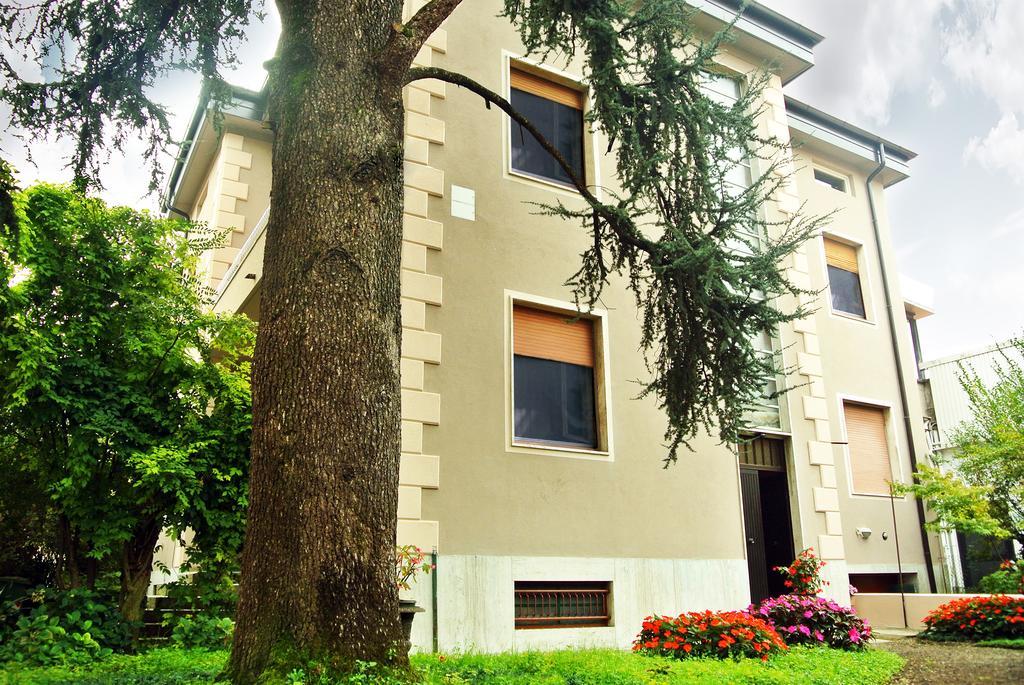 Villa Laila Bed & Breakfast Lodi Exterior photo